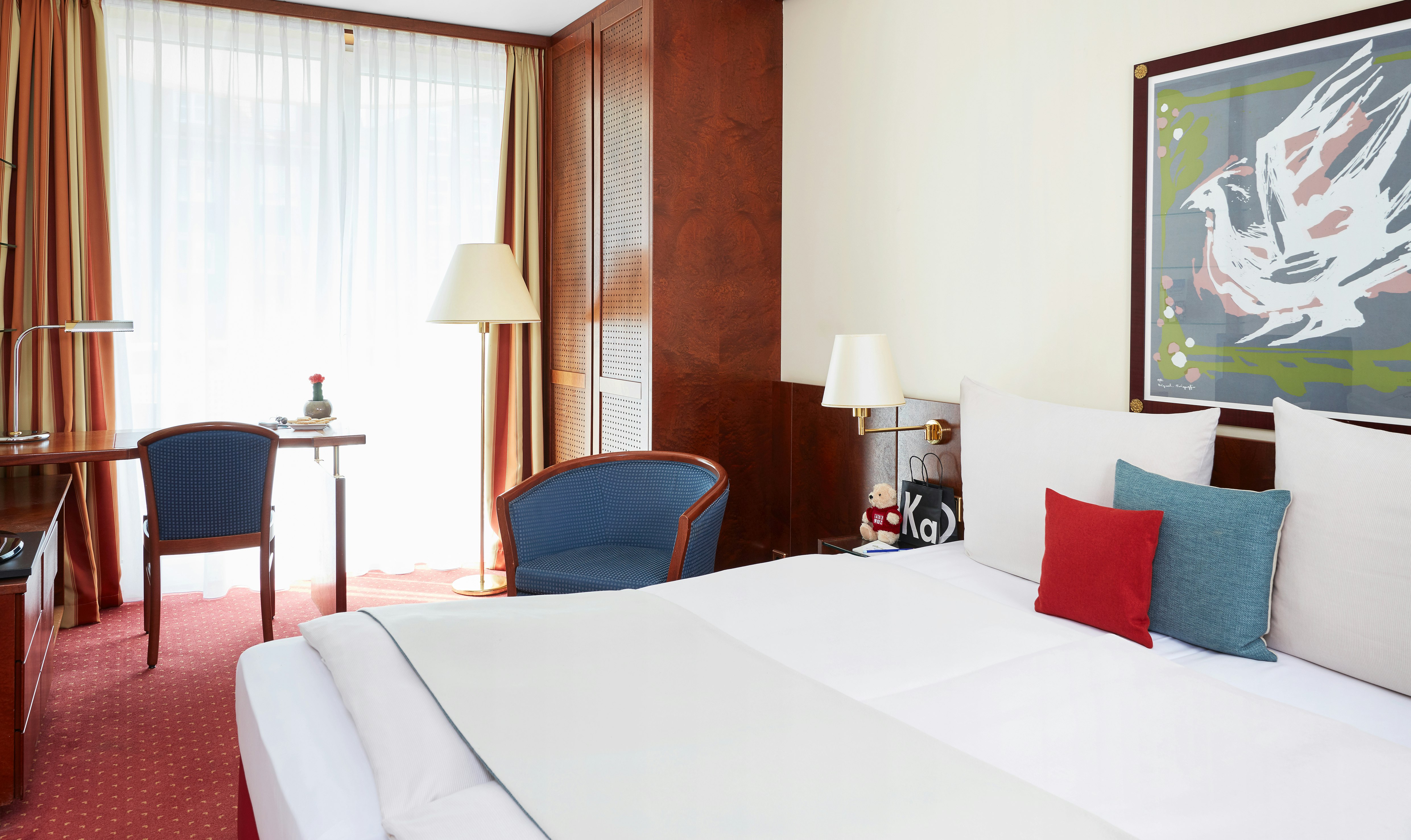 BUSINESS, DOUBLE BED