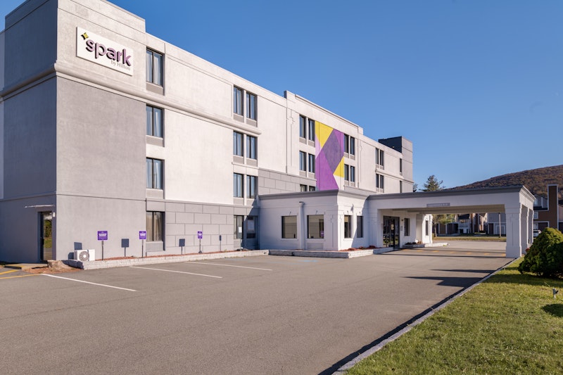 Wingate by Wyndham Fishkill Hotel 23/24