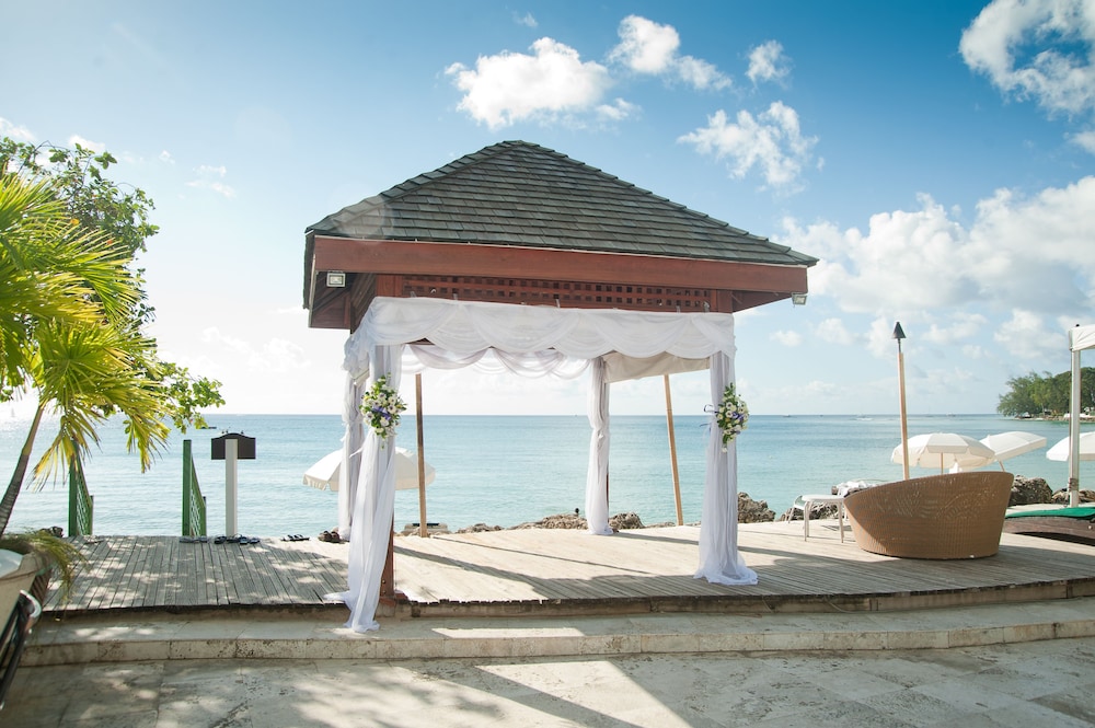 Mango Bay Barbados 56/61