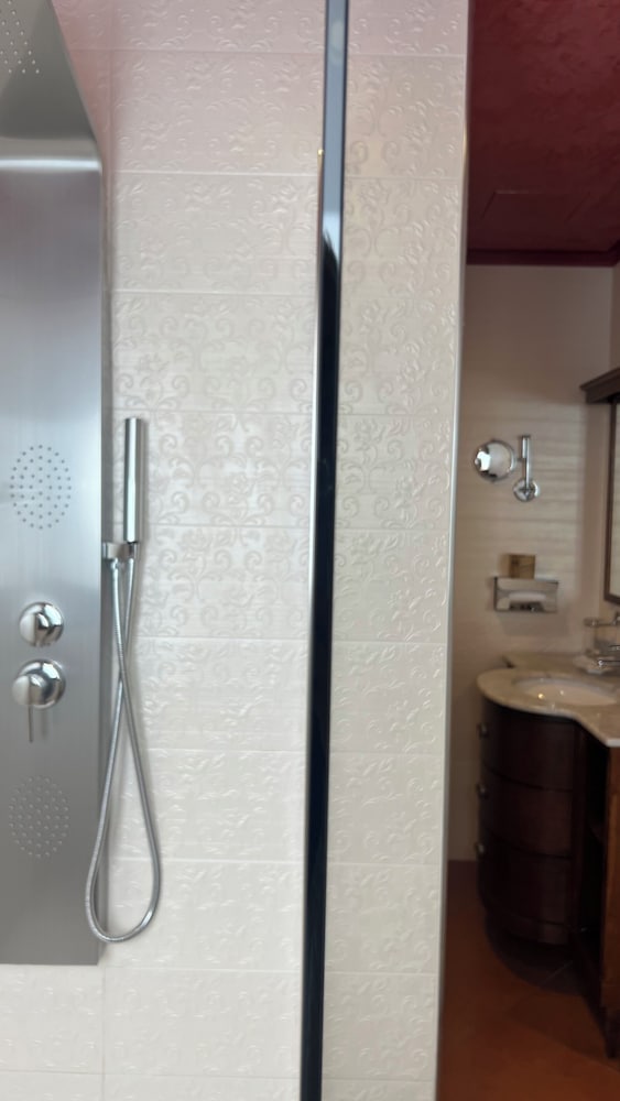 Artemis Hotel 37/69