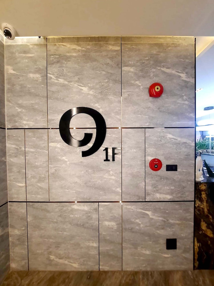 The 9 Residence Hotel 8/50