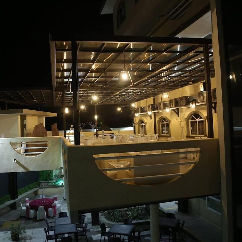 Hotel Miramar Inn 4/32