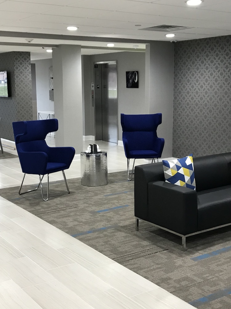 Home Inn And Suites 33/49