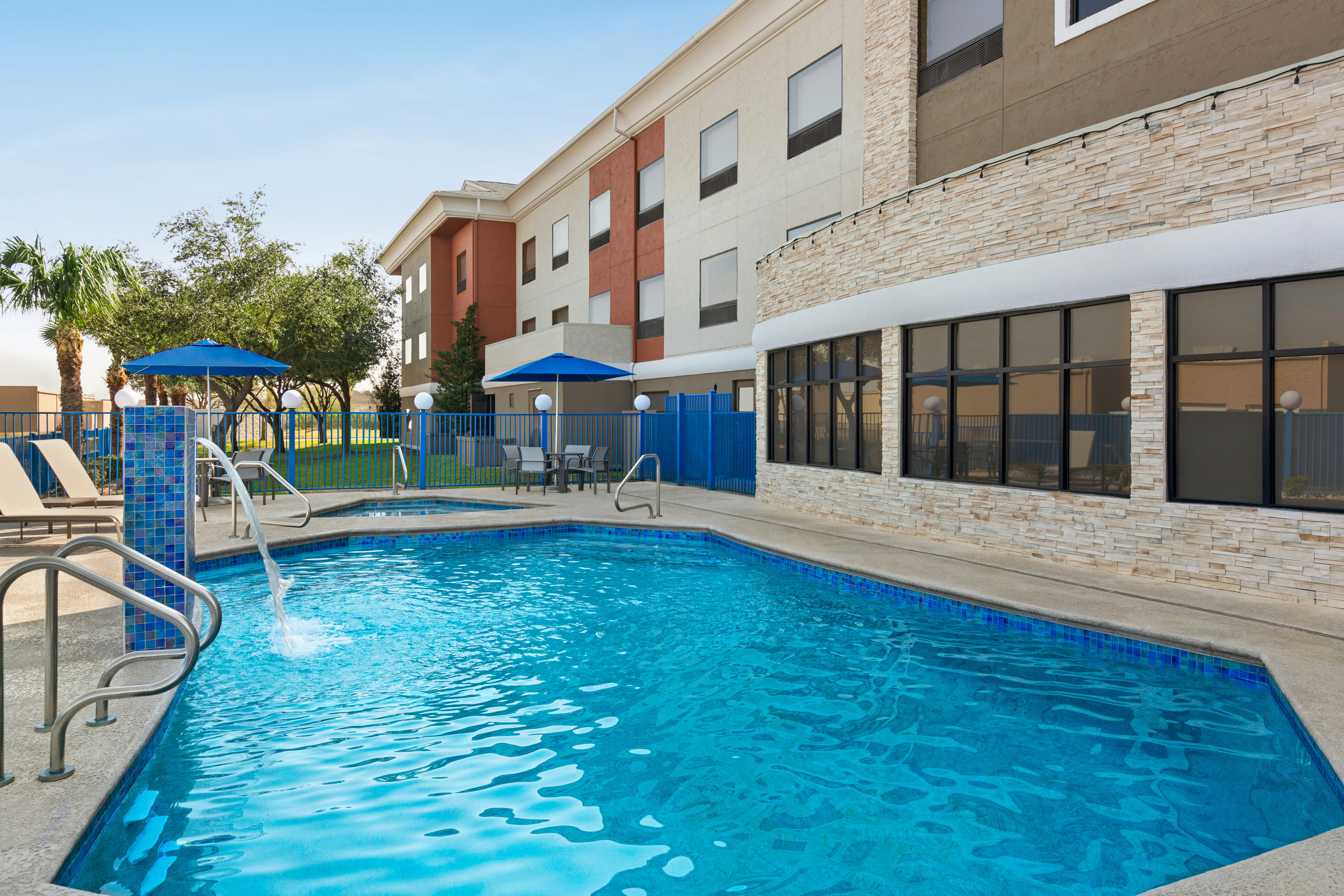 Holiday Inn Express Hotel Suites Mission Mcallen Area 6/54