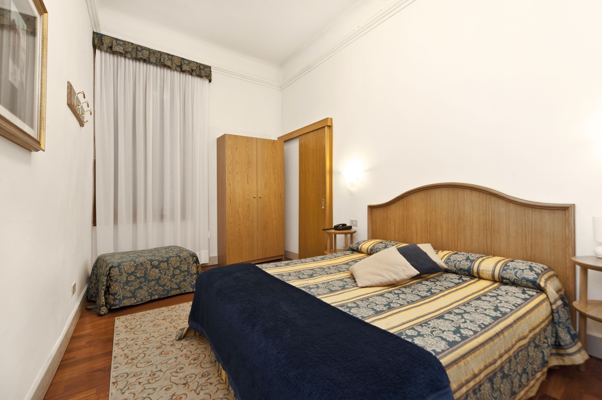 ROOM, QUADRUPLE, CANAL VIEW