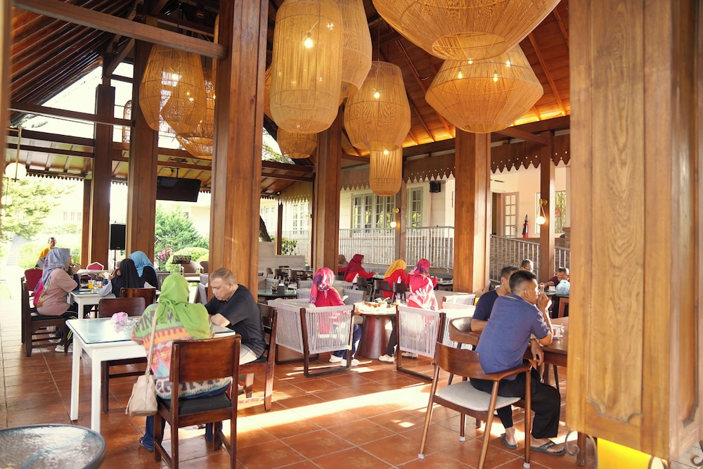 Hotel Indah Palace Tawangmangu 30/48