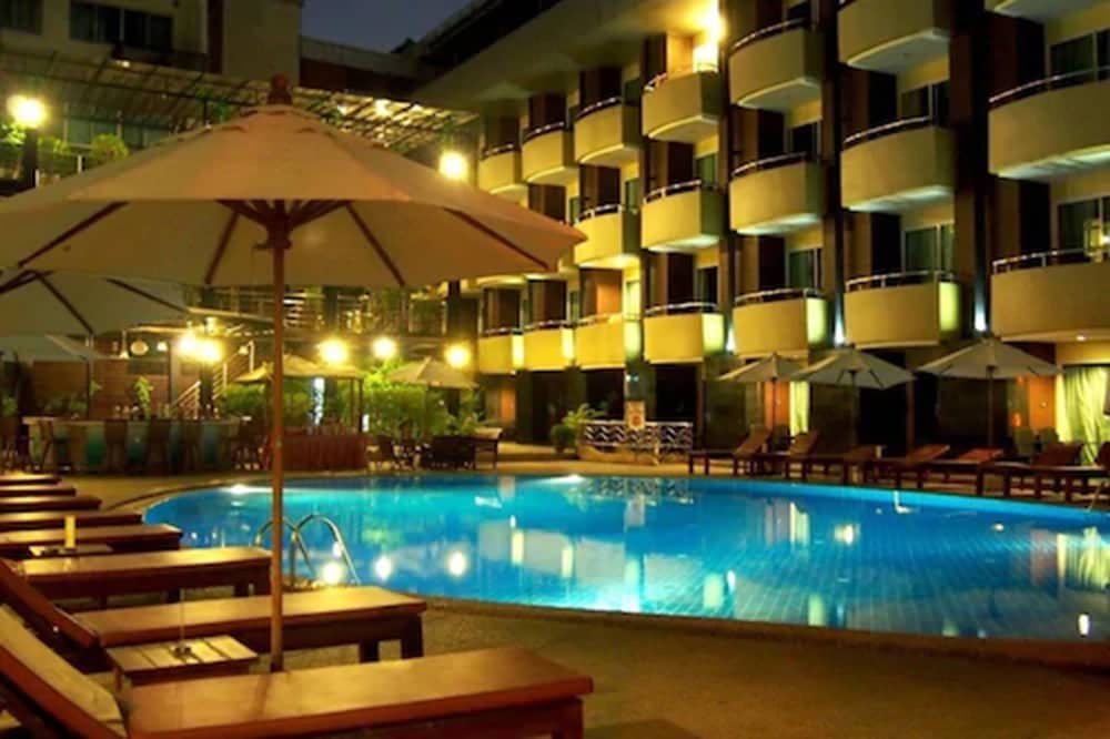 Baron Beach Hotel 8/73