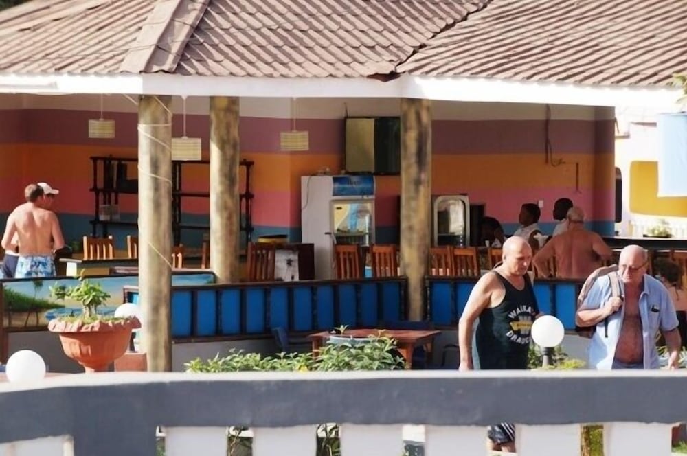 Mansea Beach Hotel 16/65