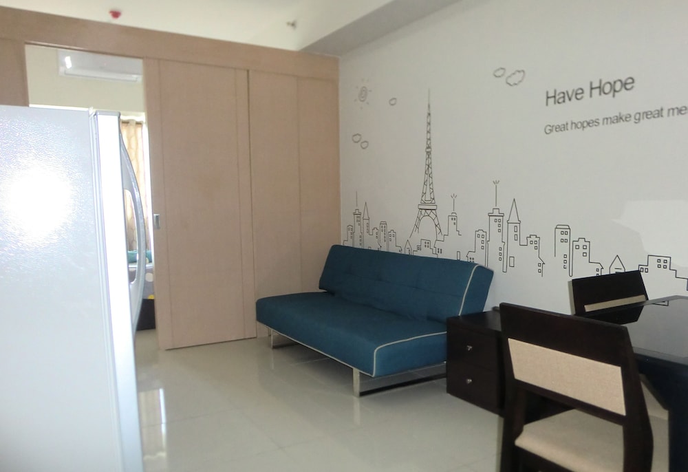 Wind Residences by SMCo 42/50