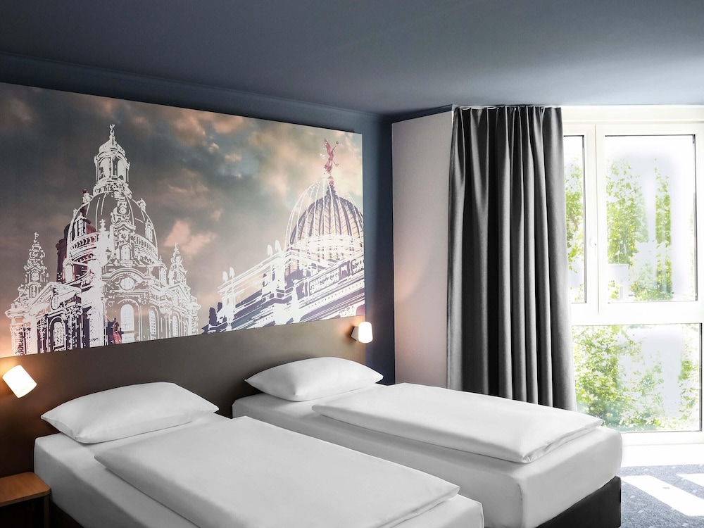 Room, Twin Beds