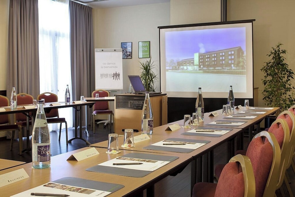 Travelodge BCN Cornella Fira 50/56