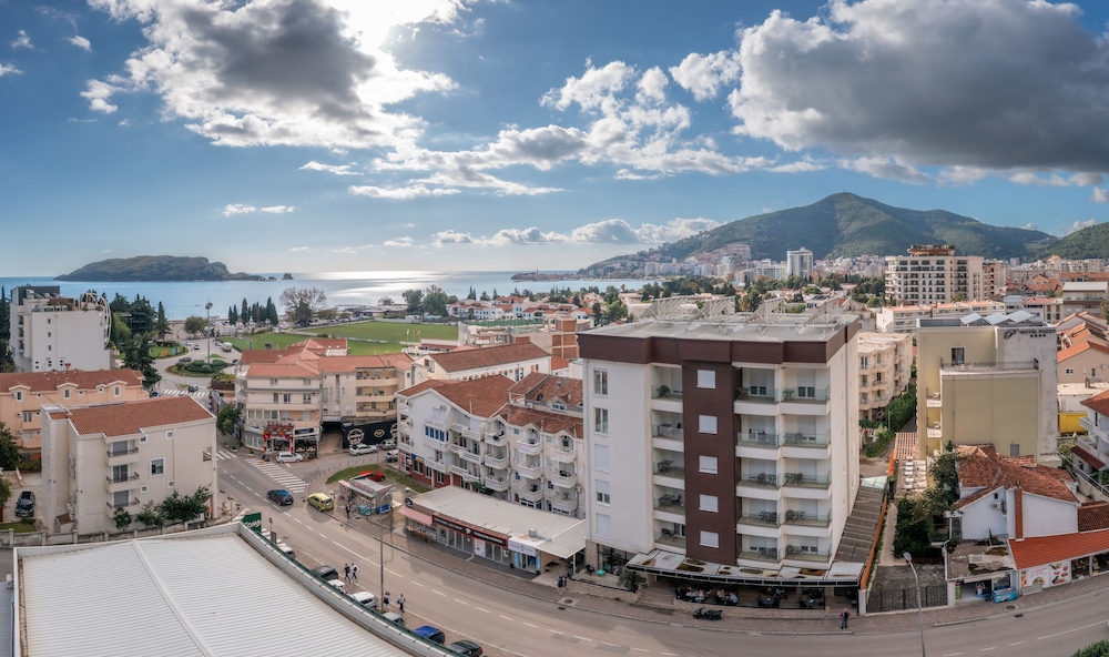 Hotel 219 Budva 9/75