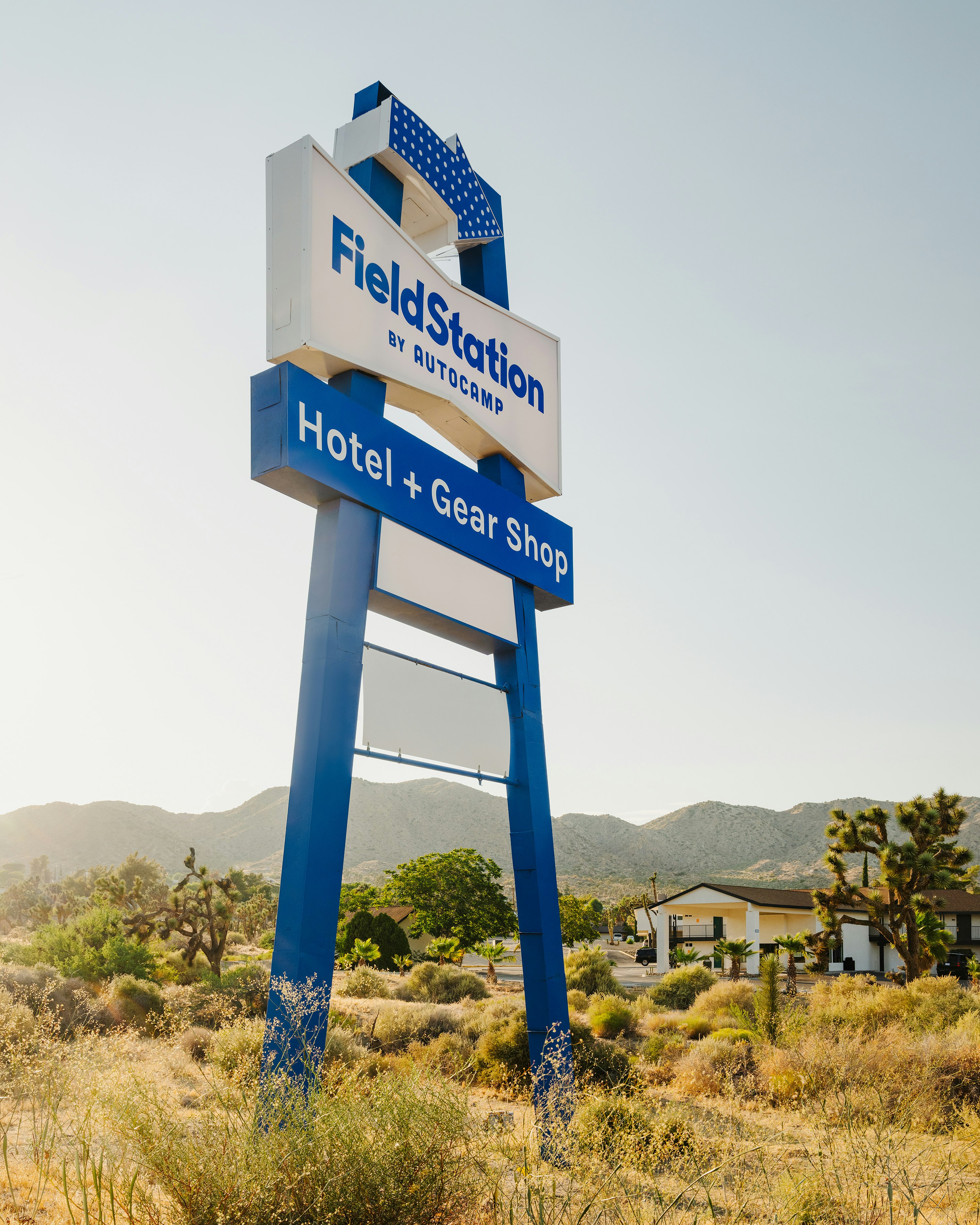 Yucca Valley/Joshua Tree Hotel 52/58