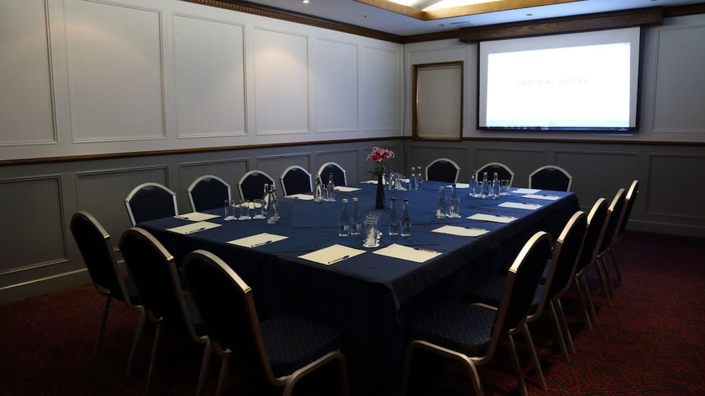 The Central Hotel Donegal 58/64