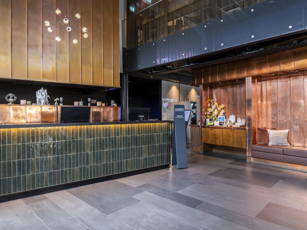Radisson Blu Riverside Hotel 8/80