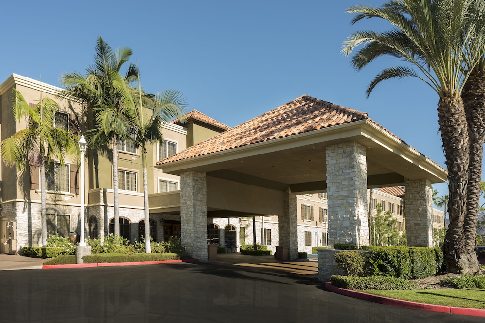 Ayres Suites Mission Viejo 48/49