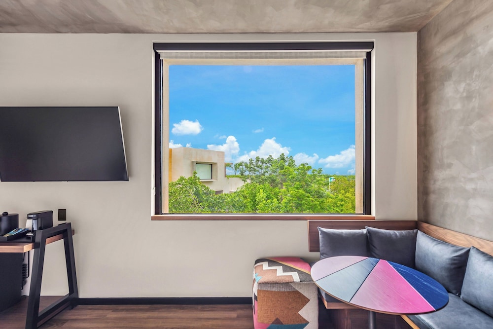 Aloft Tulum 37/50