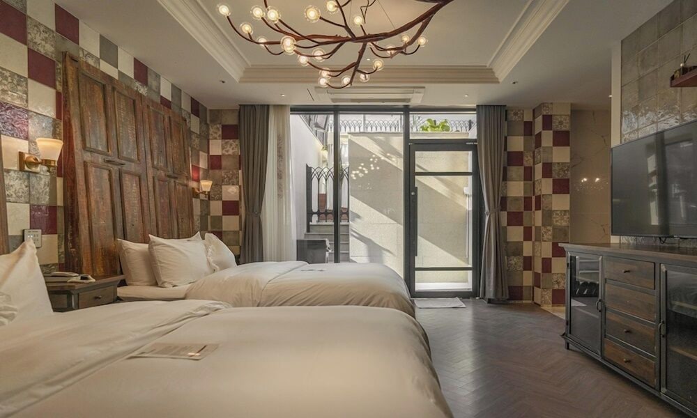 Pool, Family Suite, 2 Double Beds