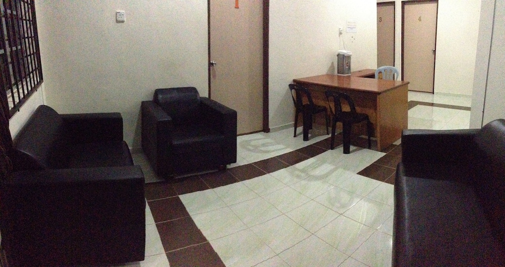 Semarak Beach Inn 6/45