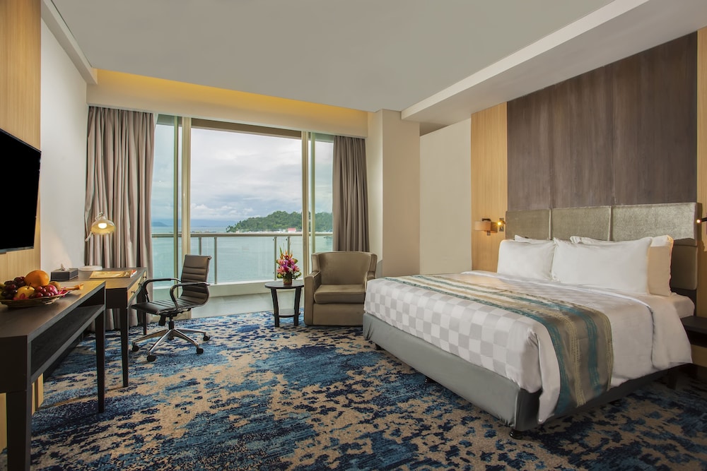 Grand, Deluxe, Double Bed