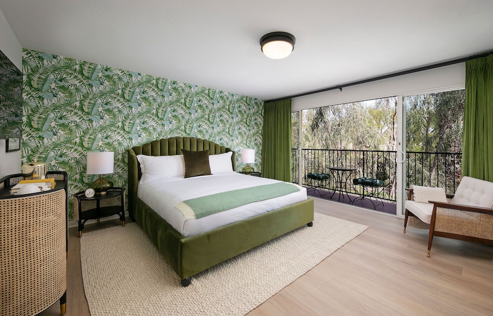 Colony Palms Hotel 10/44