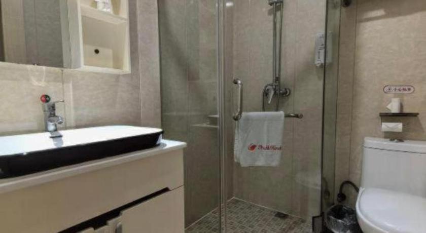 Shell Shanghai Baoshan District Songbin Road Subway Station Hotel 47/50