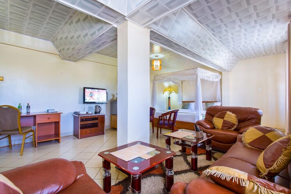 Hotel Nokras Muranga 33/55