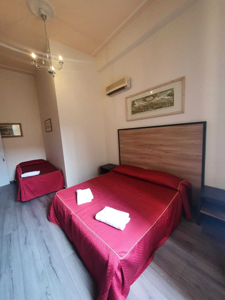 LILIUM HOTEL 21/65