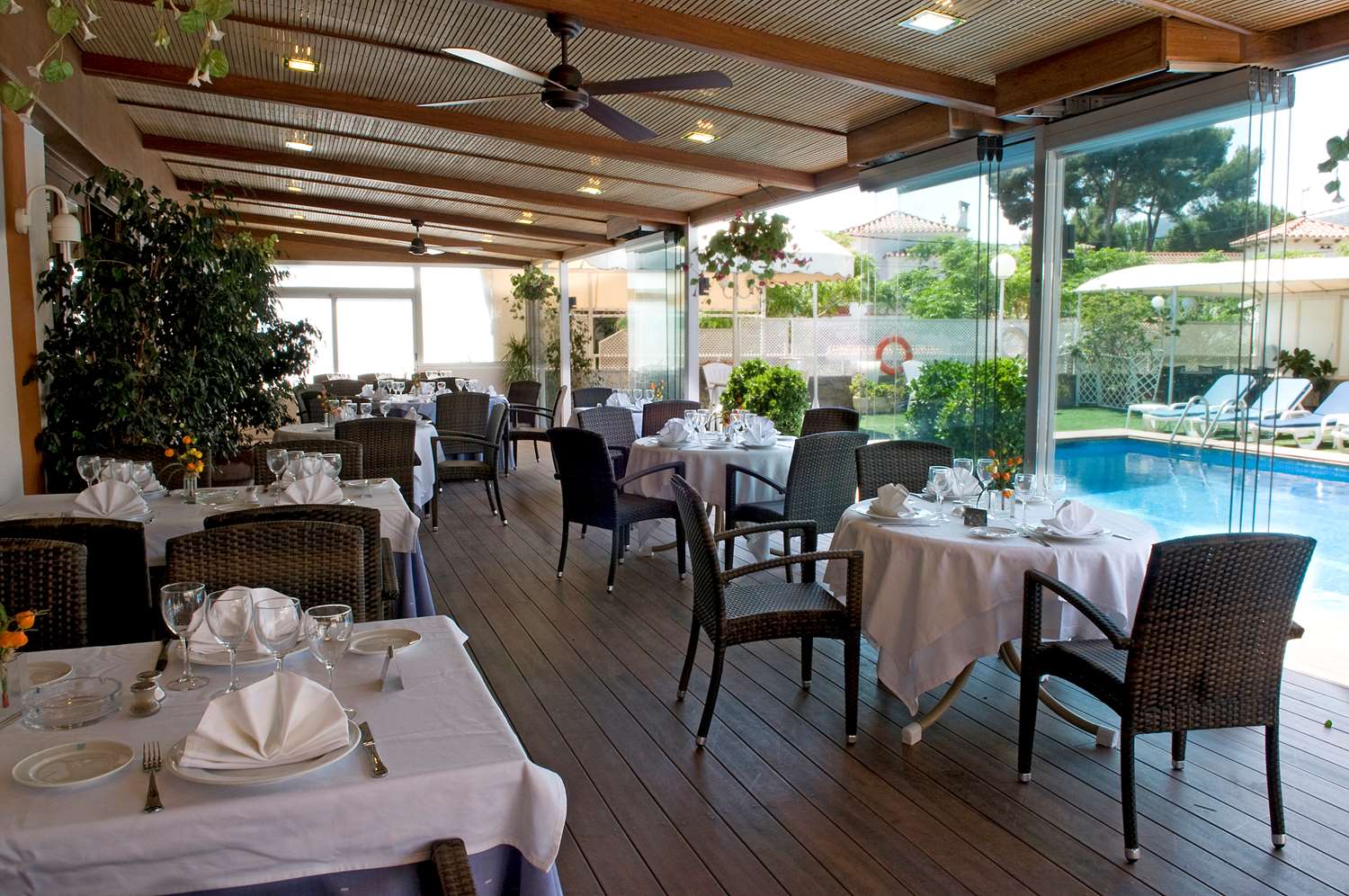 restaurant cafeteria