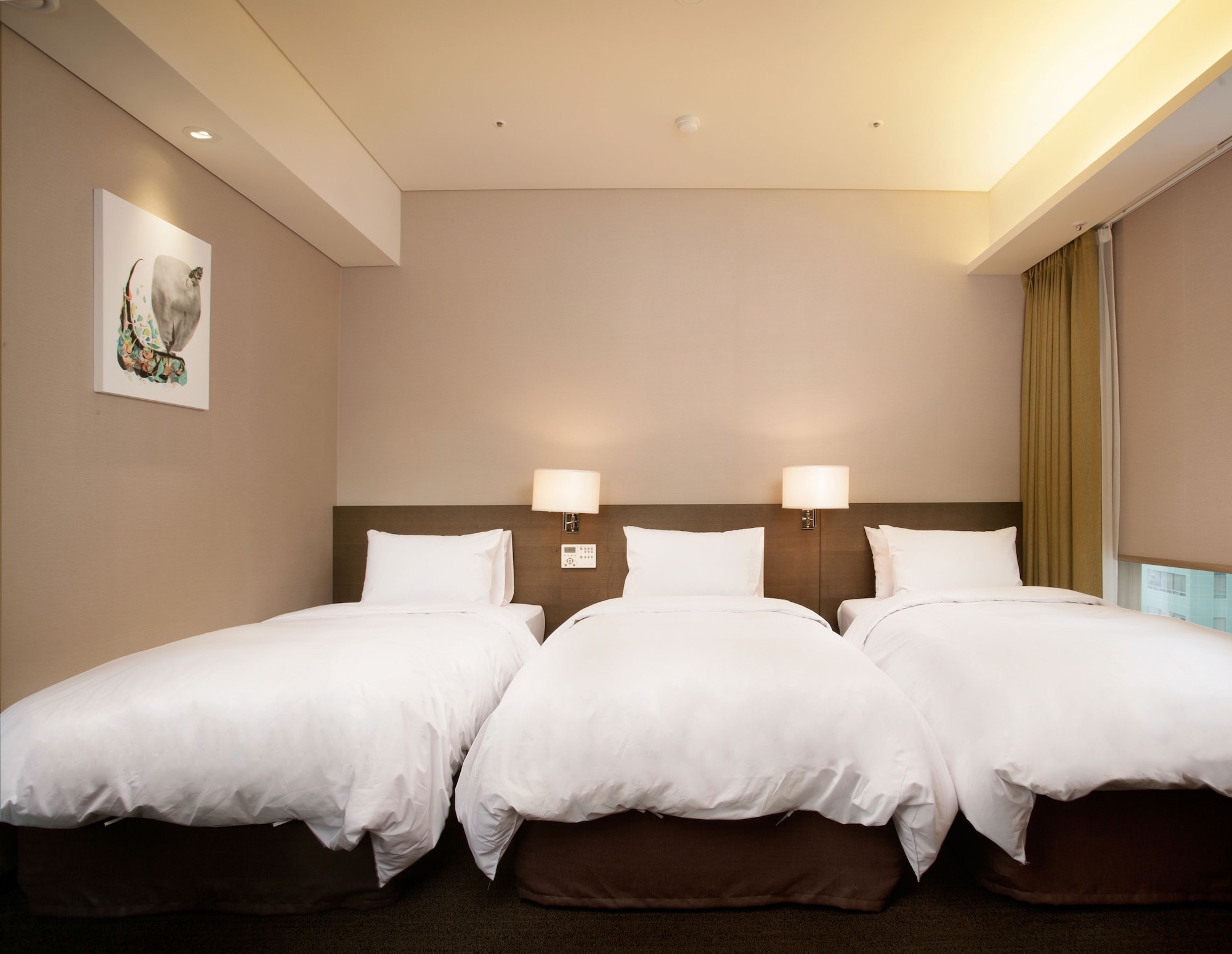 ROOM, TRIPLE