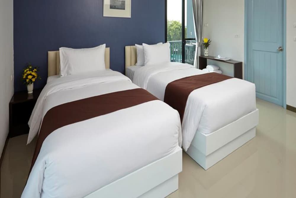 DELUXE, DOUBLE BED