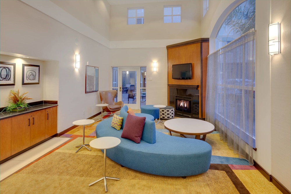 Fairfield Inn & Suites San Francisco Airport/Millbrae 24/34