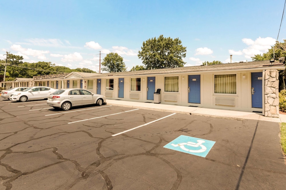 Motel6 Newport News, VA 33/38