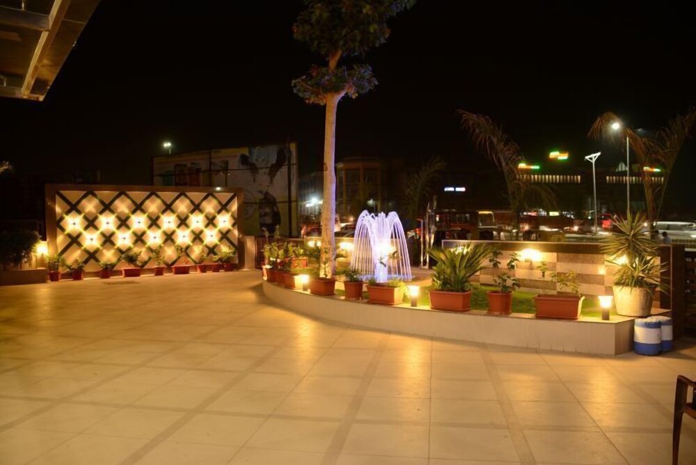 THE GRAND VINAYAK HOTEL 2/16