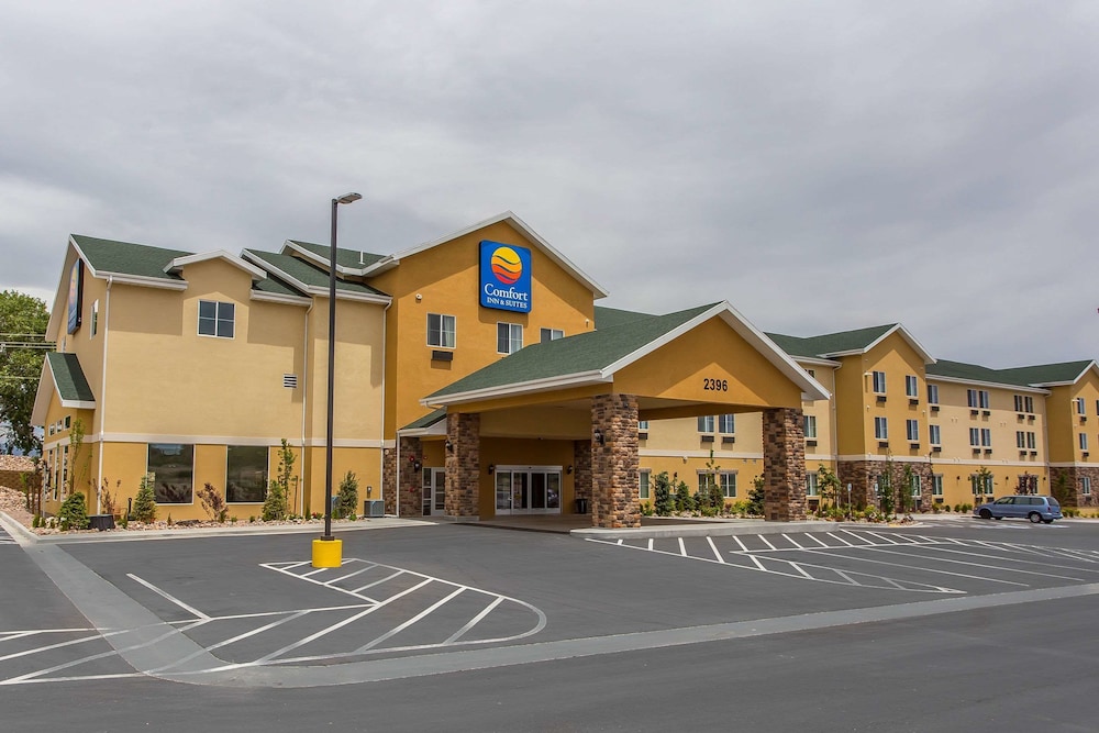 Comfort Inn and Suites Vernal National Monument Area 1/42
