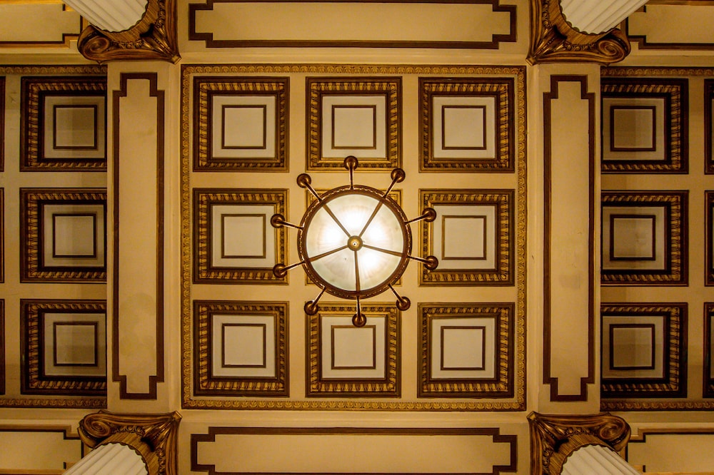 Adelphi Hotel 5/69