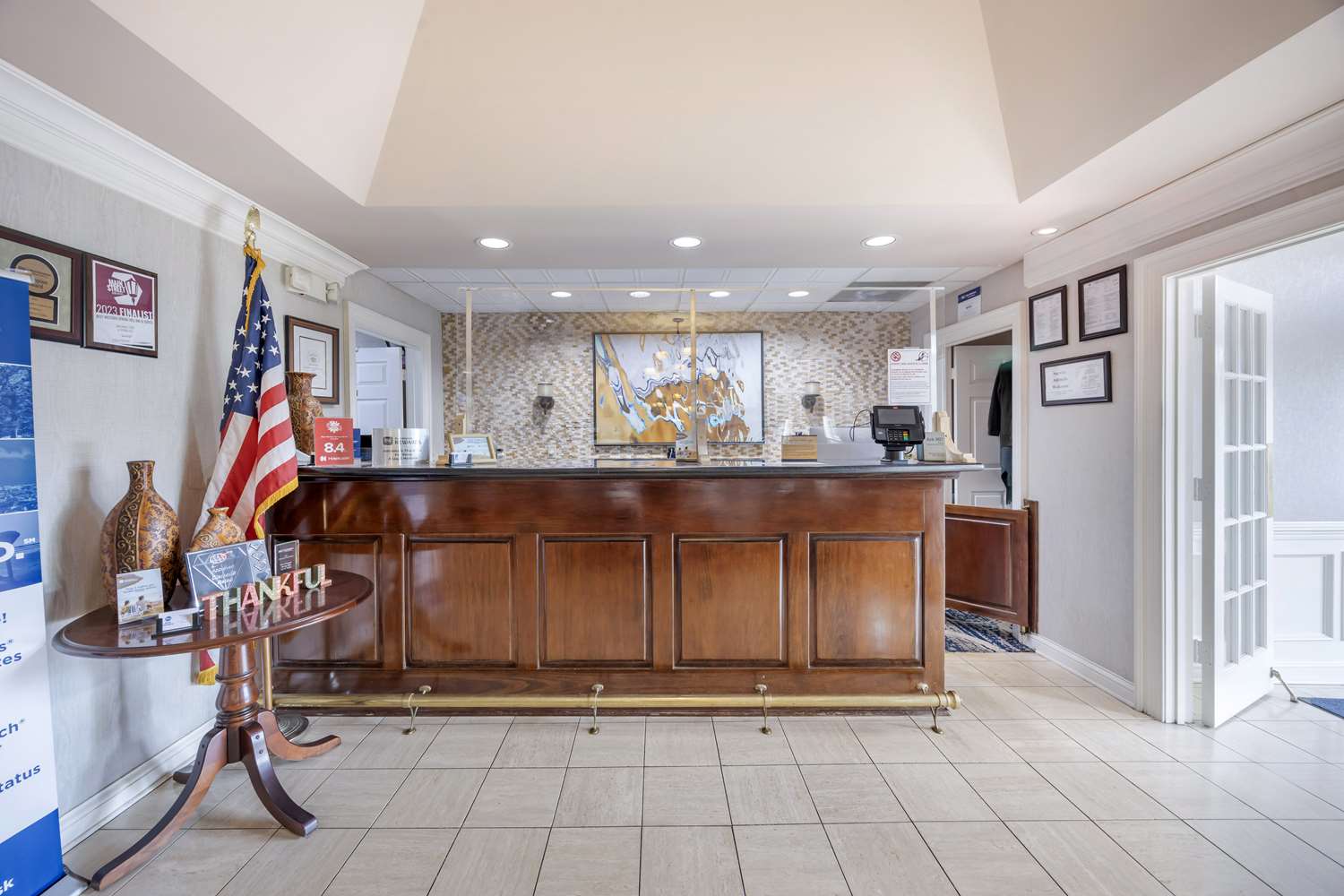 Best Western Spring Hill Inn & Suites 2/32