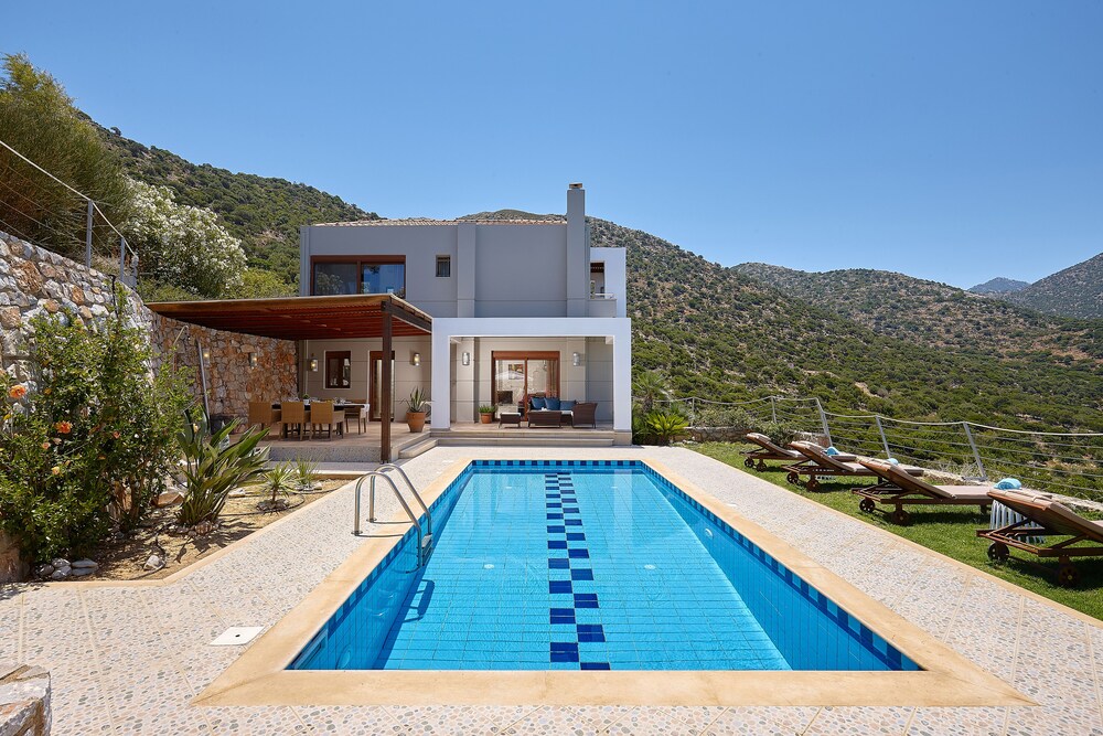 Okeanides Villas 39/50
