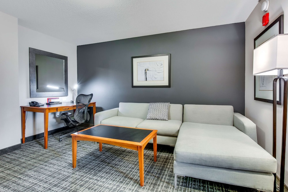 Hilton Garden Inn Louisville Airport 54/69