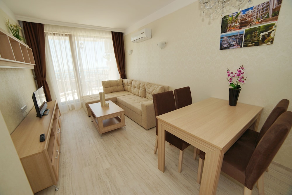 Harmony Suites 11, 12 Grand Resort 27/50