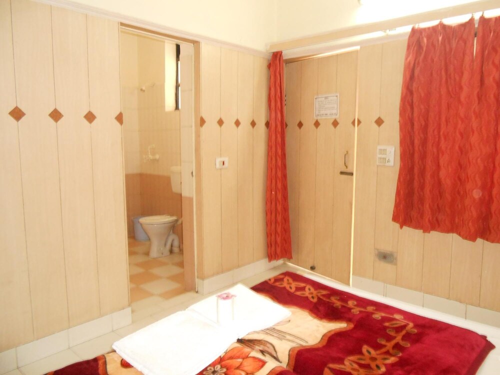 Hotel Sheela 31/53