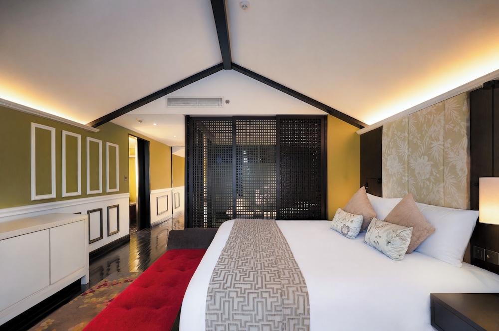 2 Bedrooms, Presidential, Heritage, Suite, King and Twin Beds