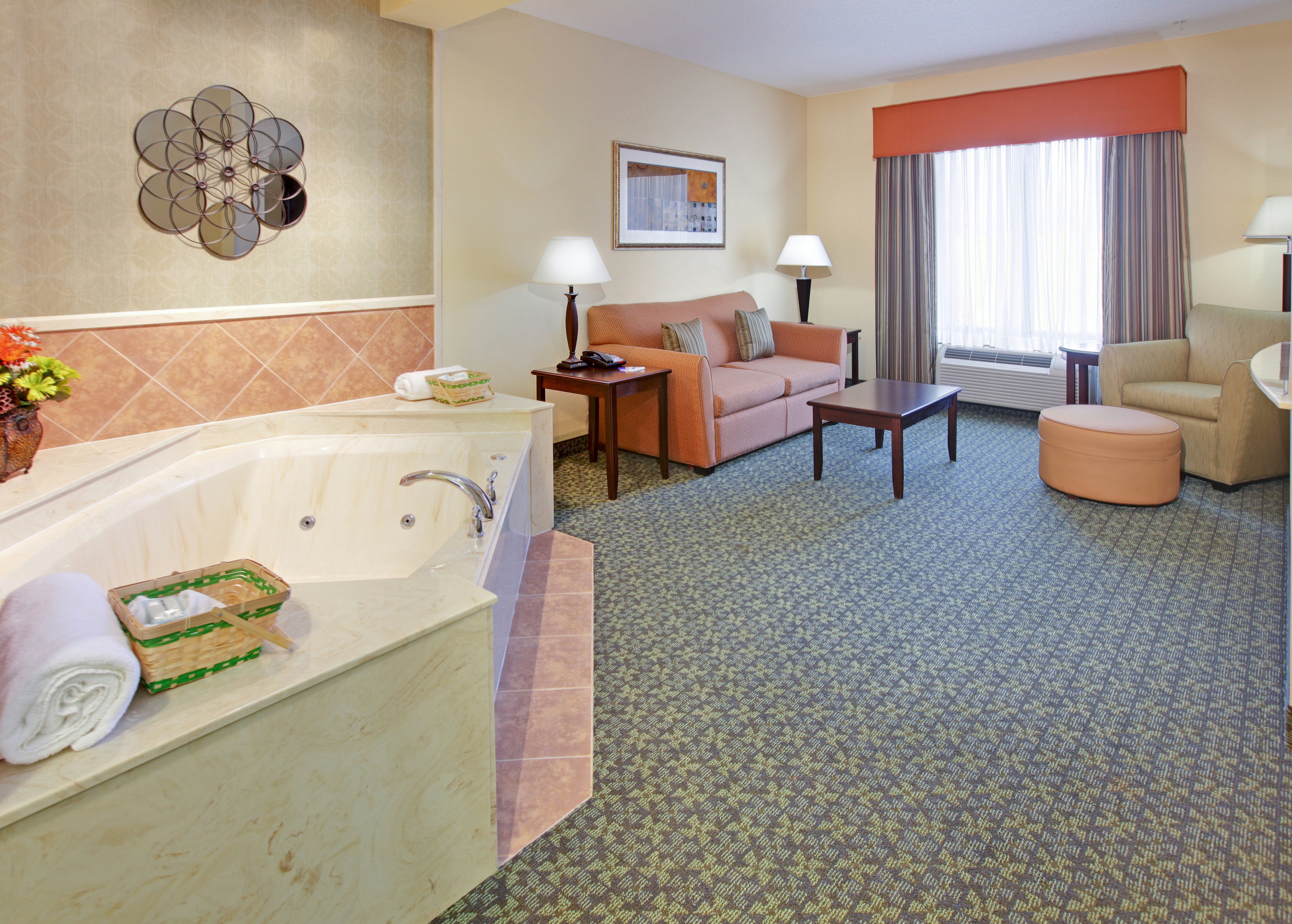Holiday Inn Express Suites Covington 29/40