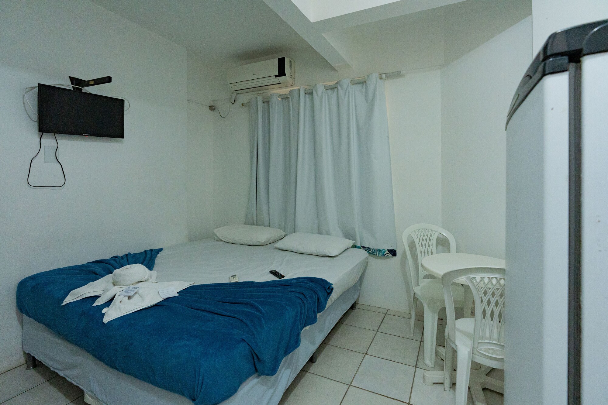 ECONOMY, TWIN BEDS