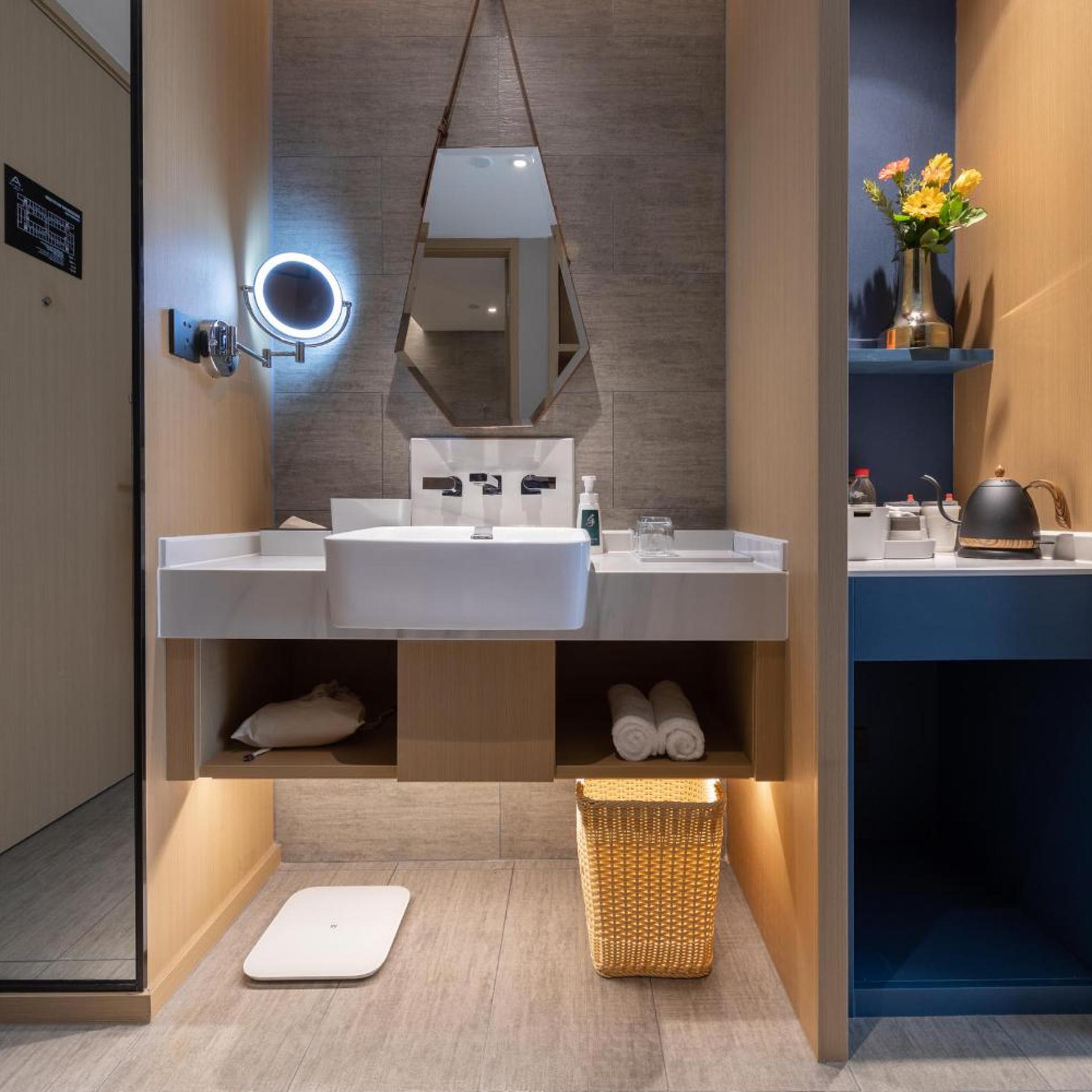 Atour Hotel (Xiamen Jimei Lake Business Center) 55/55