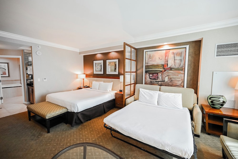 Stripviewsuites At Signature 10/73