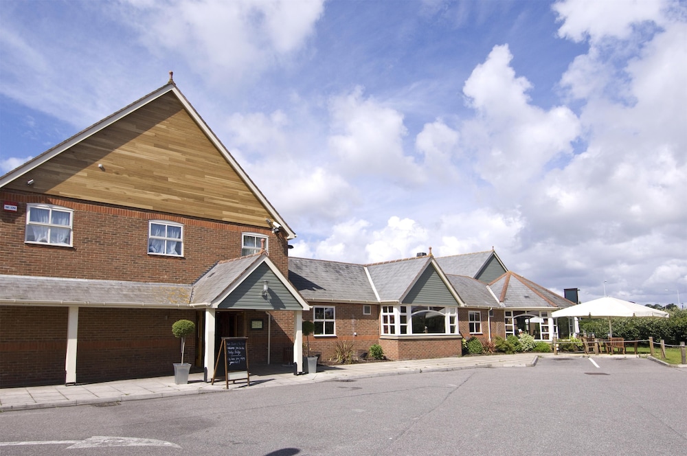Premier Inn Christchurch West in CHRISTCHURCH - UK