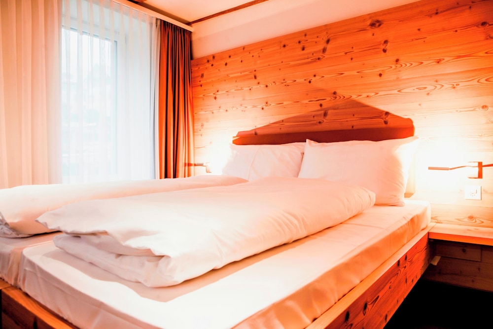 غرفة قياسية بسريرين منفصلين، Boutique Hotel Waldegg Horw 5/9