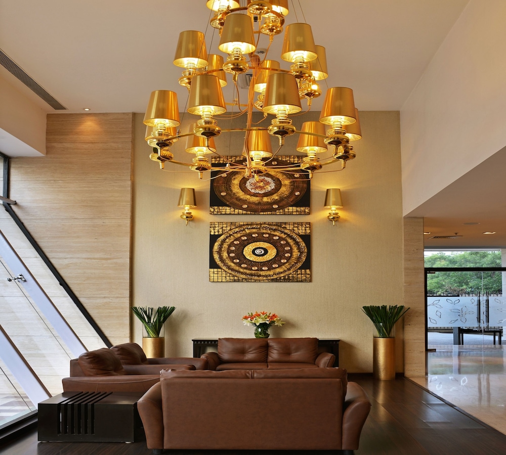 Majestic Court Sarovar Portico 39/46