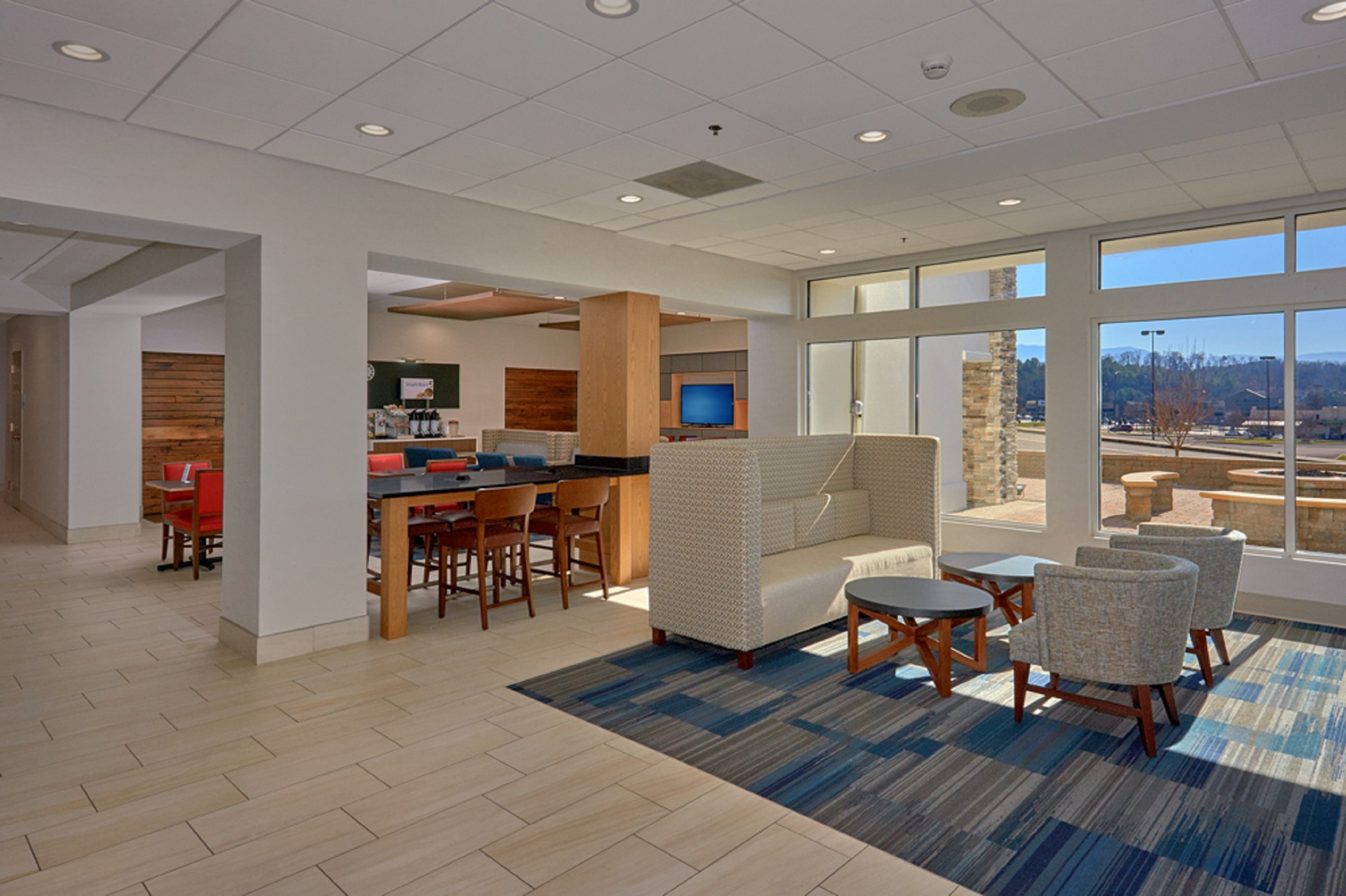 Holiday Inn Express And Suites Pigeon Forge Sevierville 32/49